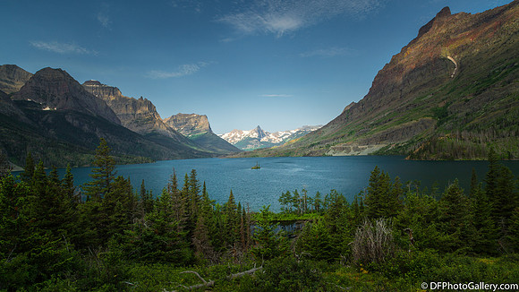 Along the Going-To-the-Sun Road inside the Glacier National Park