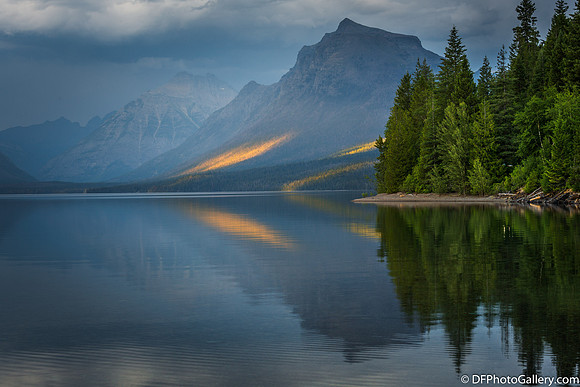 Around the McDonalt Lake in the Glacier National Park