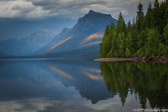 Around the McDonalt Lake in the Glacier National Park